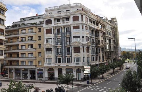 Gros House | Pensión C7