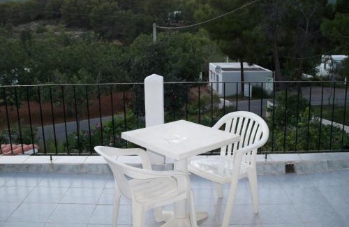 Es Figueral Beach House | Pensión Las Tres Golondrinas