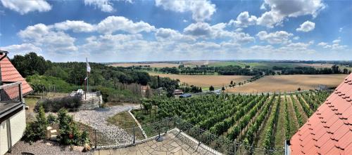 Diera-Zehren House | Pension Bella Vista - Winzerhof Golk
