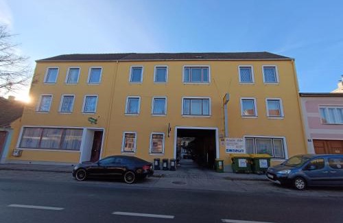 Bruck an der Leitha House | Pension Eder