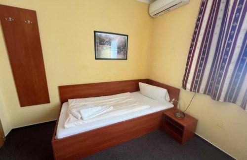 Berenbostel House | Pension Garbsen