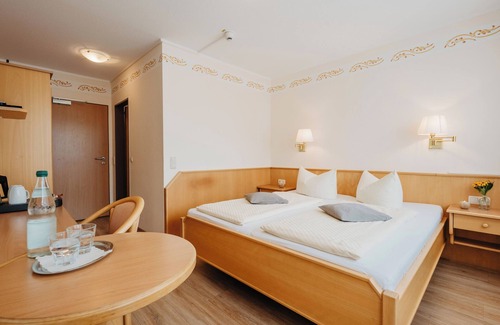 Safferstetten House | Pension- Hotel Maximilian
