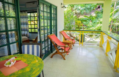 La Digue House | Pension Michel