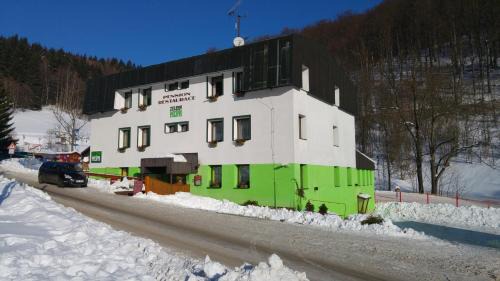 Zacler House | Pension & restaurace Zelený Mlýn Žacléř