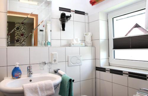 Medelon House | Pension und Ferienwohnungen Schweinsberg