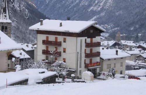 Alagna Valsesia Hotel | Pensione Genzianella