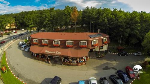 Acatari House | Pensiune Restaurant Lyra