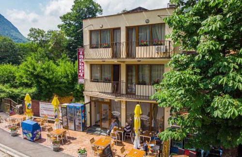 Baile Herculane House | Pensiune Restaurant Select