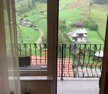 Dambovicioara House | Pensiune Restaurant Piatra Craiului