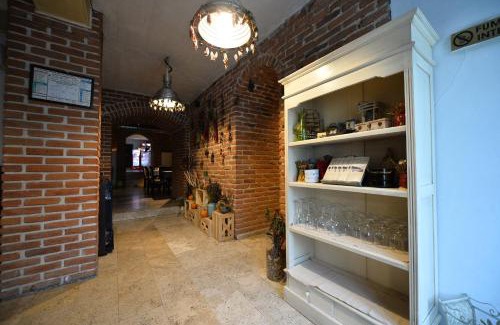 Tirgu Jiu House | Pensiunea Antique