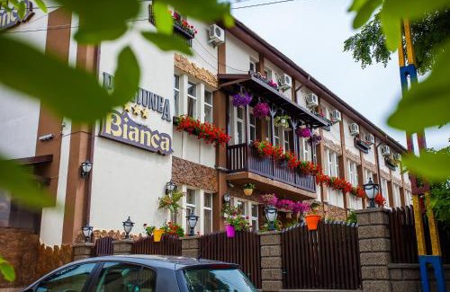 Botosani House | Pensiunea Bianca