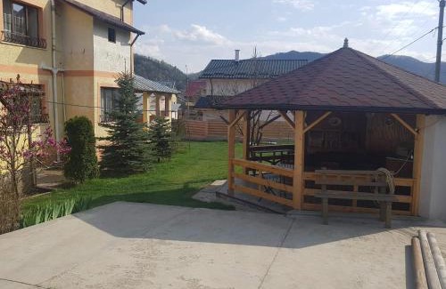 Piatra Neamt House | Pensiunea BRADU