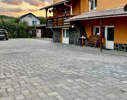 Rona de Jos House | Pensiunea Brezu