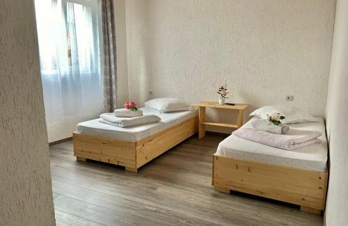 Cartisoara House | Pensiunea Casa Nina