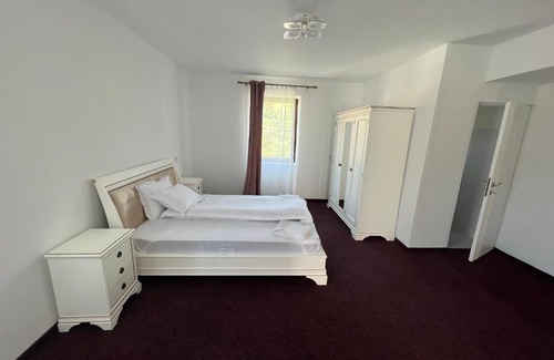 Cimpeni House | Pensiunea CASABLANCA