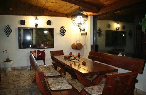 Resita House | Pensiunea Club Castel Resita
