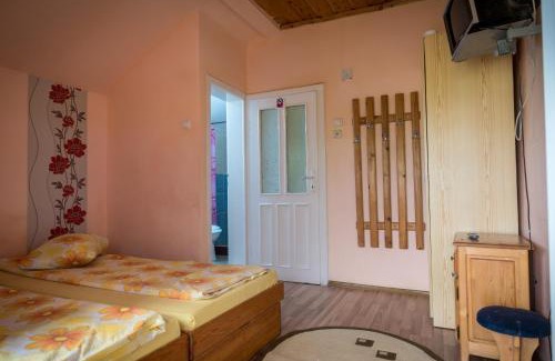 Tasnad House | Pensiunea elena