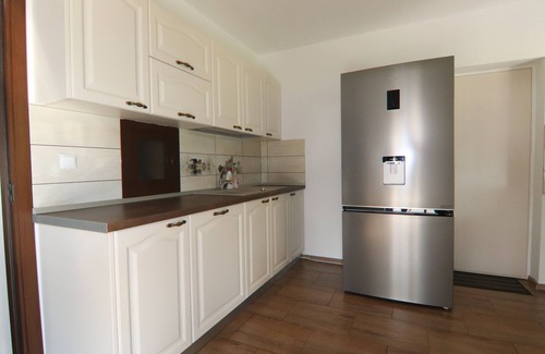 Barnova House | Pensiunea Emelys