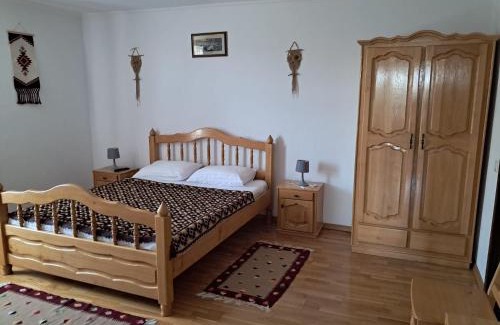 Raucesti House | Pensiunea Georgiana