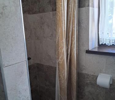 Raucesti House | Pensiunea Georgiana