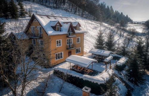 Sub Cetate House | Pensiunea Hétvezér Panzió