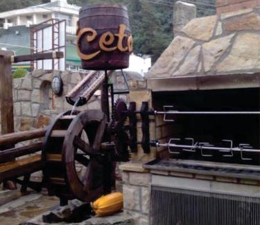 Tirgu Neamt House | Pensiunea La Cetate