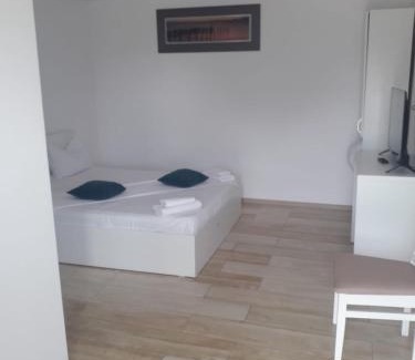 Uzlina House | Pensiunea La Miluta