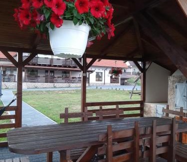 Sarmas House | Pensiunea Marceluca