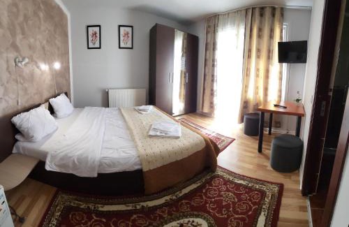 Cristian House | Pensiunea Mountain King