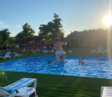 Plopul House | Pensiunea Paradiso Sarinasuf