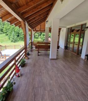 Zagra House | Pensiunea Poiana Țibleș