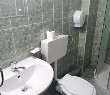 Oestii Paminteni House | Pensiunea Pomi -Oesti