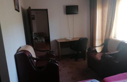 Oestii Paminteni House | Pensiunea Pomi -Oesti