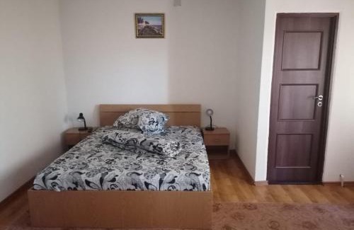 Oestii Paminteni House | Pensiunea Pomi -Oesti