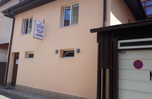 Piatra Neamt House | Pensiunea Red Rock