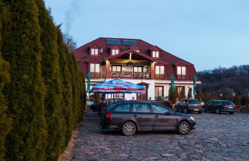 Feliceni Bed & Breakfast | Pensiunea si Restaurant Erdo