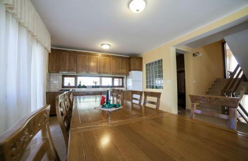 Lupeni House | Pensiunea Szilas Panzió