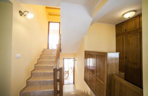 Lupeni House | Pensiunea Szilas Panzió