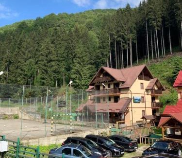 Rucar House | Pensiunea Valea Cascadelor