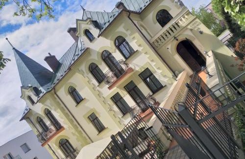 Busko-Zdroj Bed & Breakfast | Pensjonat Zamek Dersława