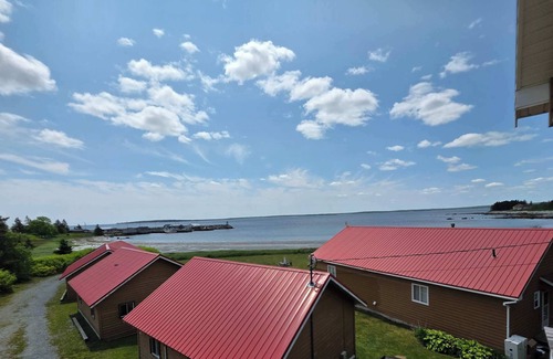Hunts Point Apartment | Pent House at Hunts Point Beach Cottages