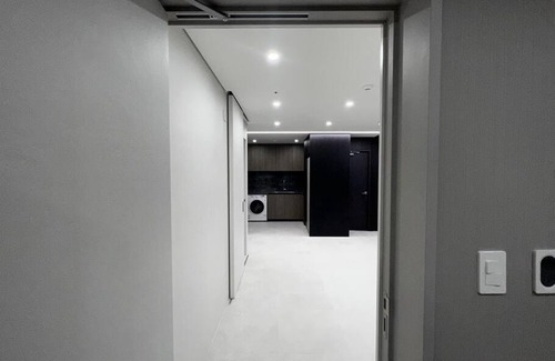 Samseong-dong Apartment | PENT Weleb 파노라마 한강롯데타워뷰 1.5룸 청담1MINWALK