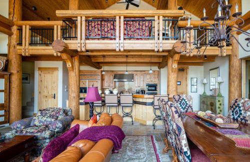 Saddle Ridge Cabin | Penthouse 4 by Moonlight Basin Lodging