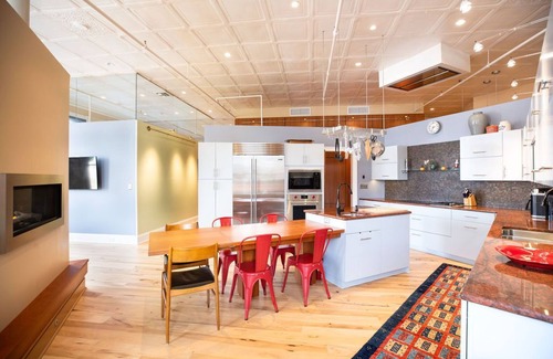 North Downtown Apartment | Penthouse Apartment Overlooking Downtown Mall