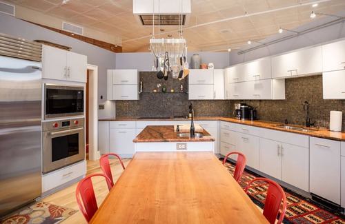 North Downtown Apartment | Penthouse Apartment Overlooking Downtown Mall