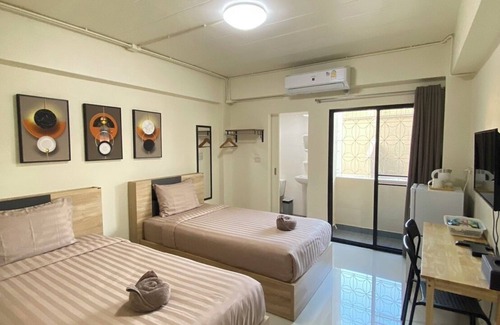 Nikhom Phatthana Hotel | Penthouse Apartments