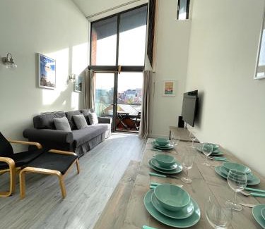 Sheffield Apartment | Penthouse Apartment w/Parking
