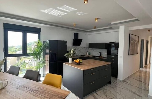 Denovici Apartment | Penthouse apartment with sea view and pool area