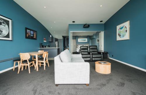 Auckland Central Business District Apartment | Penthouse apartment with stunning Harbour views