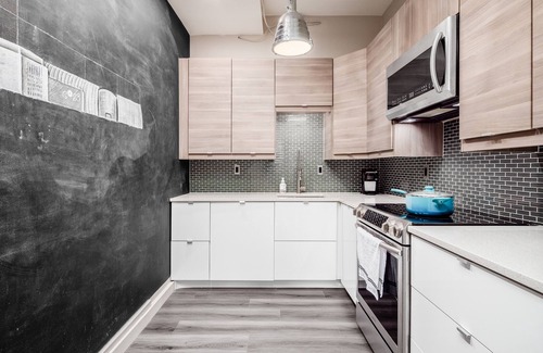 Short North Condo | Penthouse Condo by North Market & Convention Center